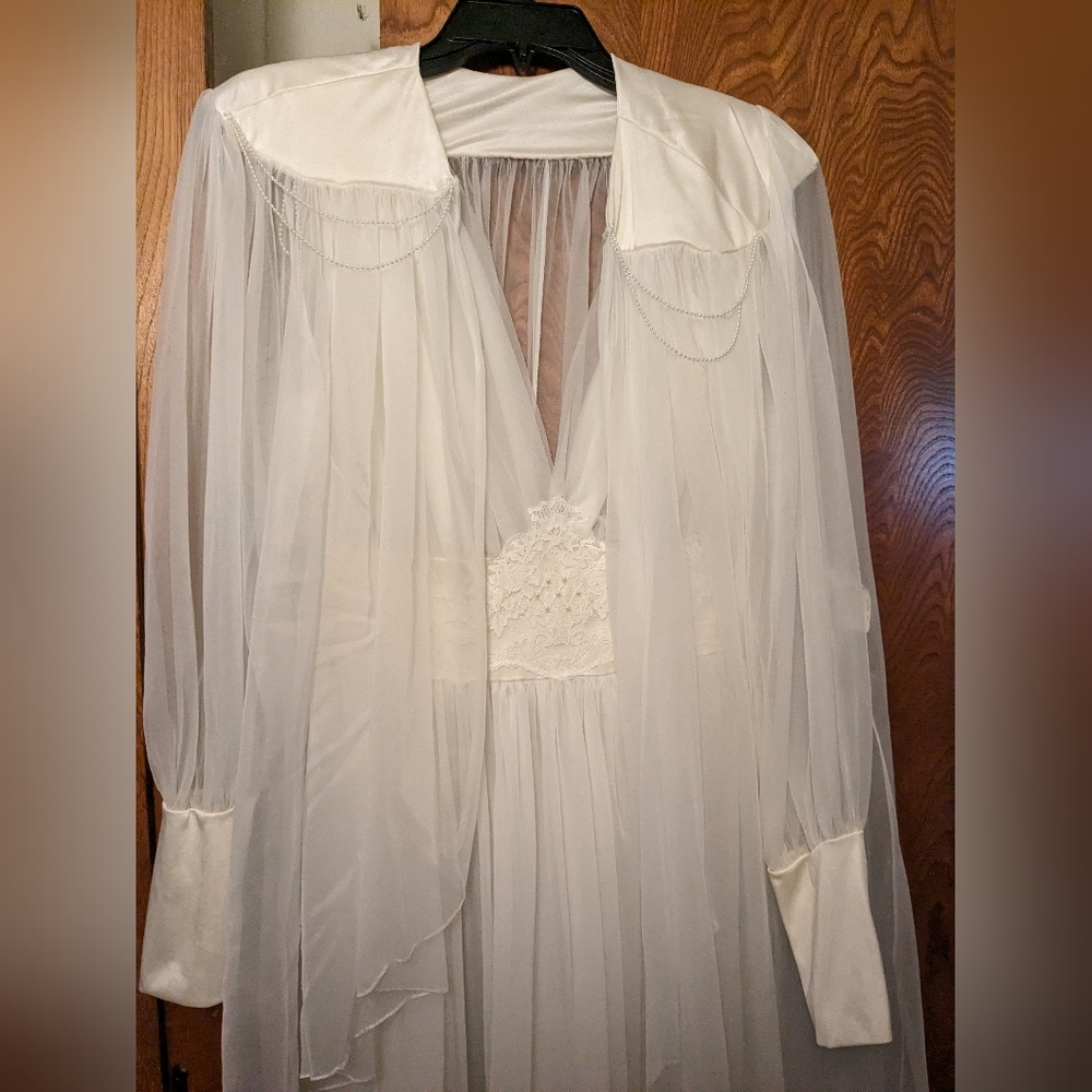 Vintage rare Henson Kickernick gown with cover